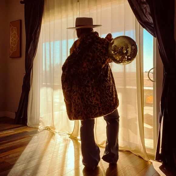 About Me ⚡️ - Picture 1 of 1